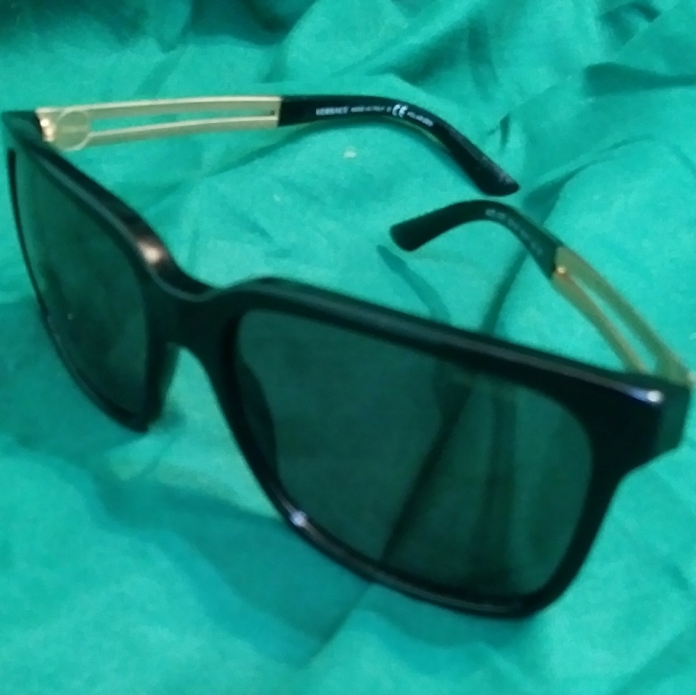 VERSACE Sunglasses/Mod. 4307/Polarized